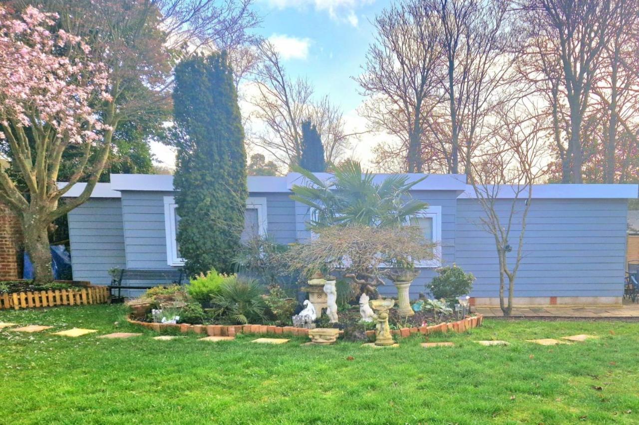 1 Bed Cottage-Museum View-Garden-Free Parking Weybridge Εξωτερικό φωτογραφία